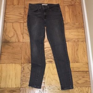 Levi’s 721 High Rise Skinny grey jeans!
